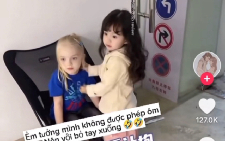 [图]【TikTok】外网看中国小女孩遇到漂亮外国小朋友｜海外国际版抖音国外网友评论