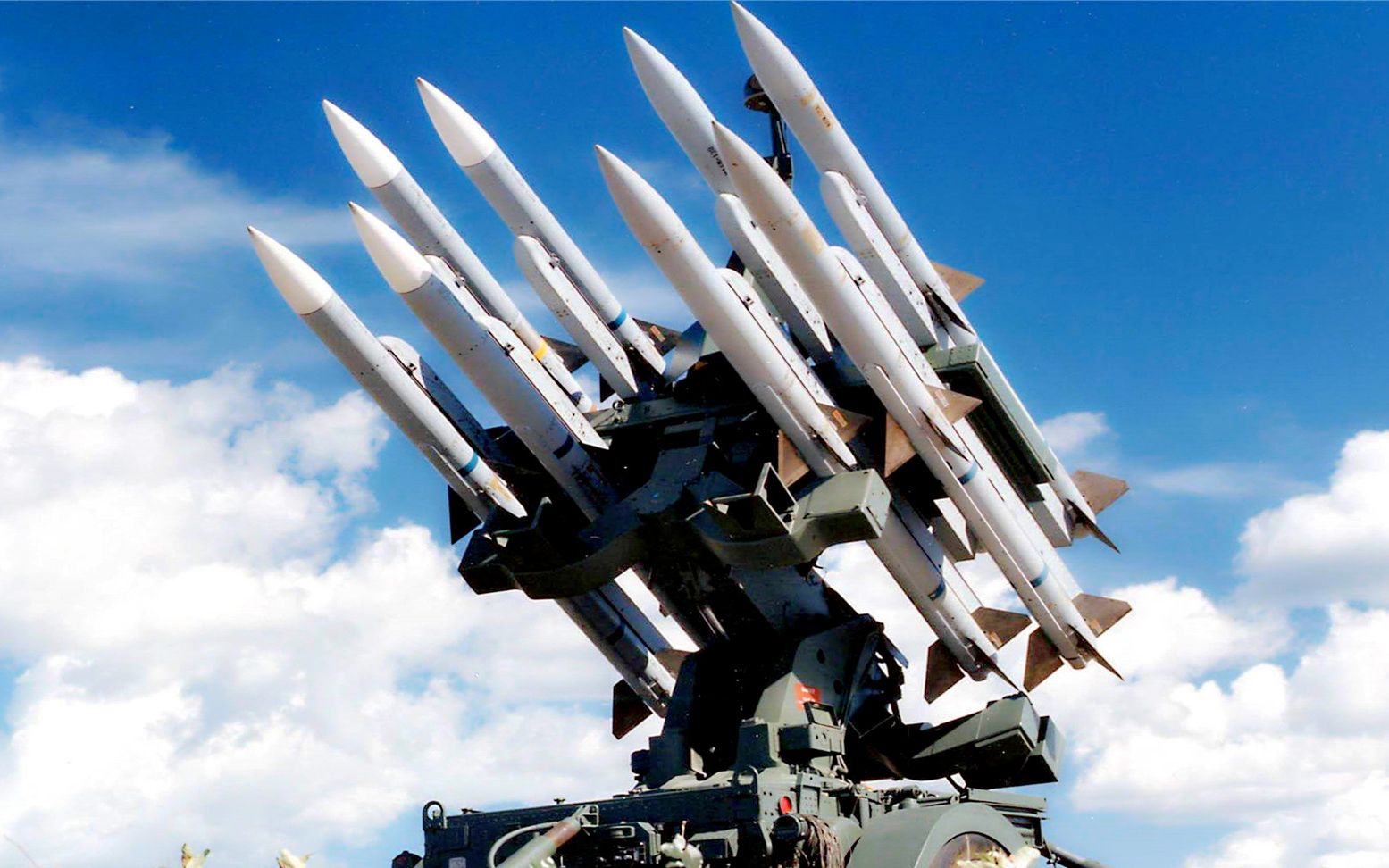 中国军工领域再获突破,东风家族金钟罩铁布衫,核弹攻击也可抵御