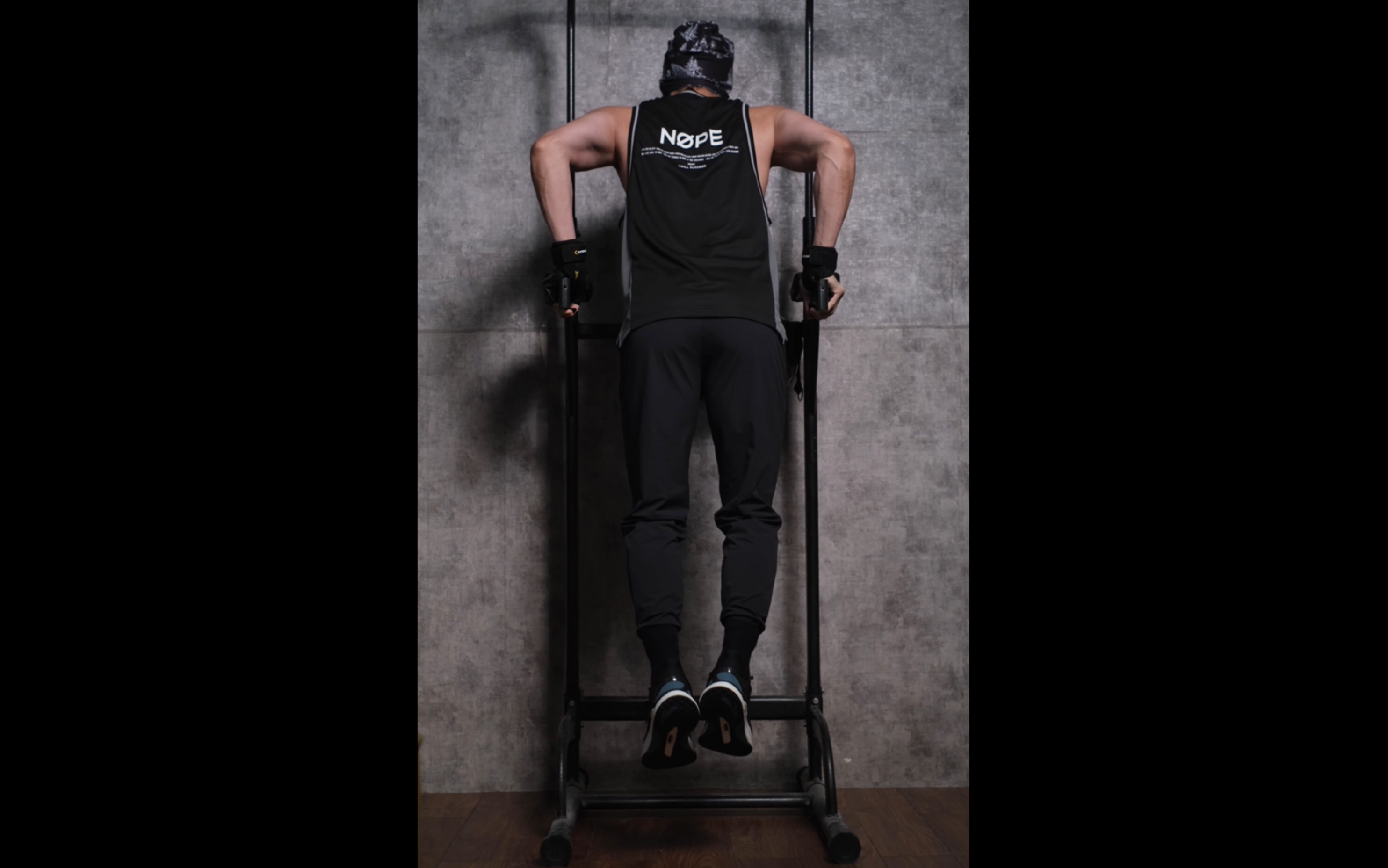 算是把双杠屈臂撑练明白了