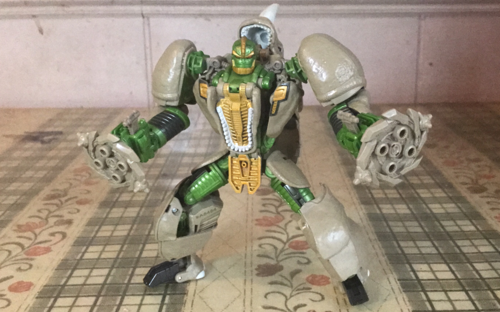 玩】第43期 变形金刚 野兽之战 超能勇士 猛兽侠 经典系列idw犀牛勇士