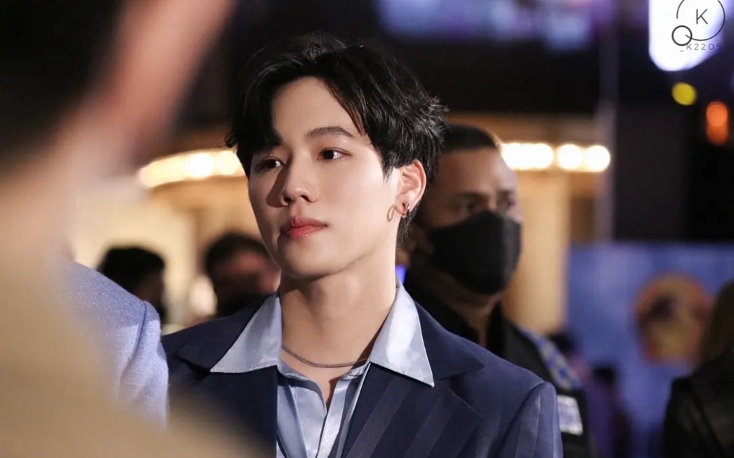 yinwar就是说被帅晕了已经