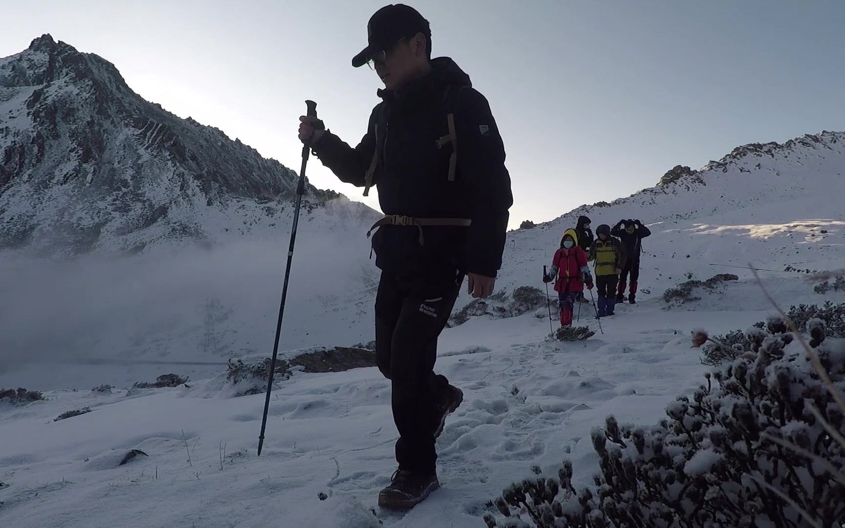 登顶巴朗山4830,在成都周末两天也能登一座雪山,安逸哔哩哔哩bilibili