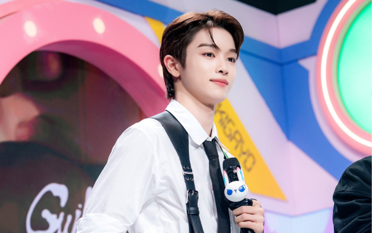 【郑成灿】还他正常妆造,他就能帅的惊为天人