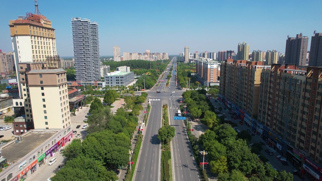 河南民权县整洁的人民路高楼大厦林立道路两侧美丽街景随拍哔哩哔哩bilibili