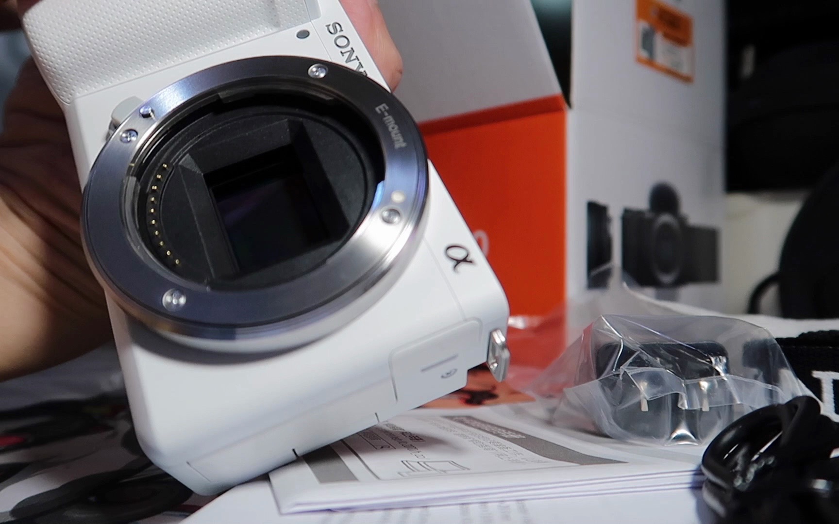 白色索尼zve10开箱