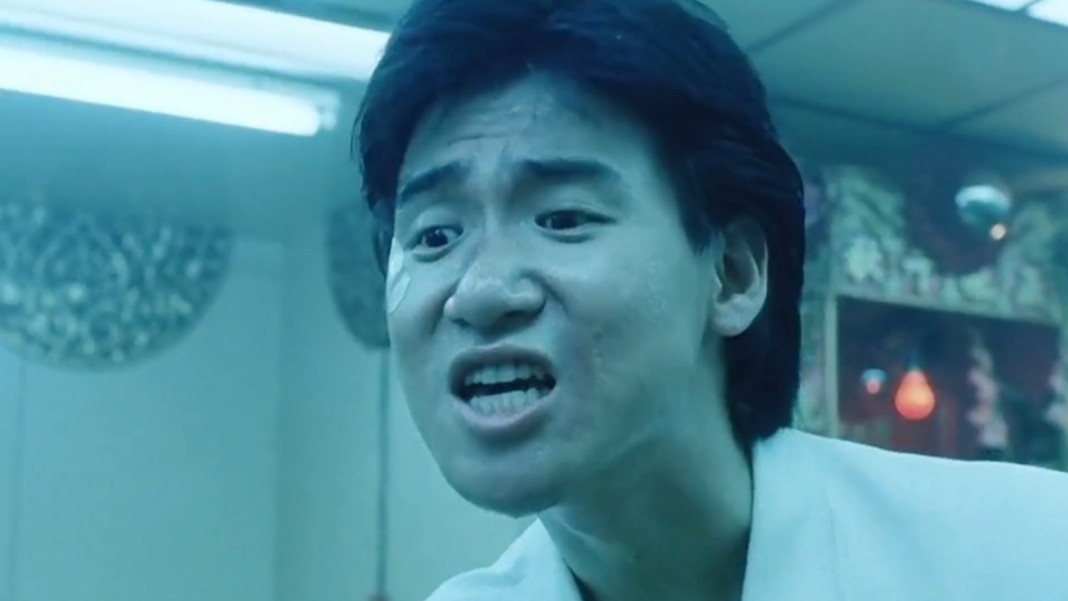 " 还不快说多谢乌蝇哥? "