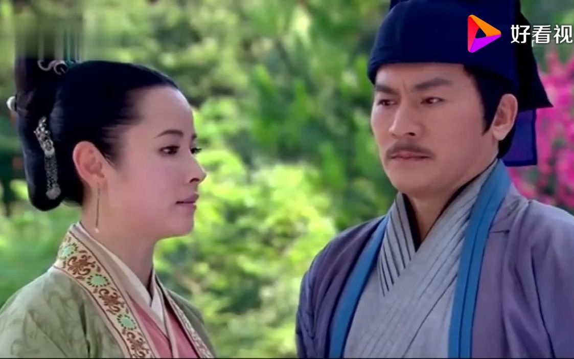 笑傲江湖:令狐冲急中生乱,差点误伤师娘,被岳不群大骂!