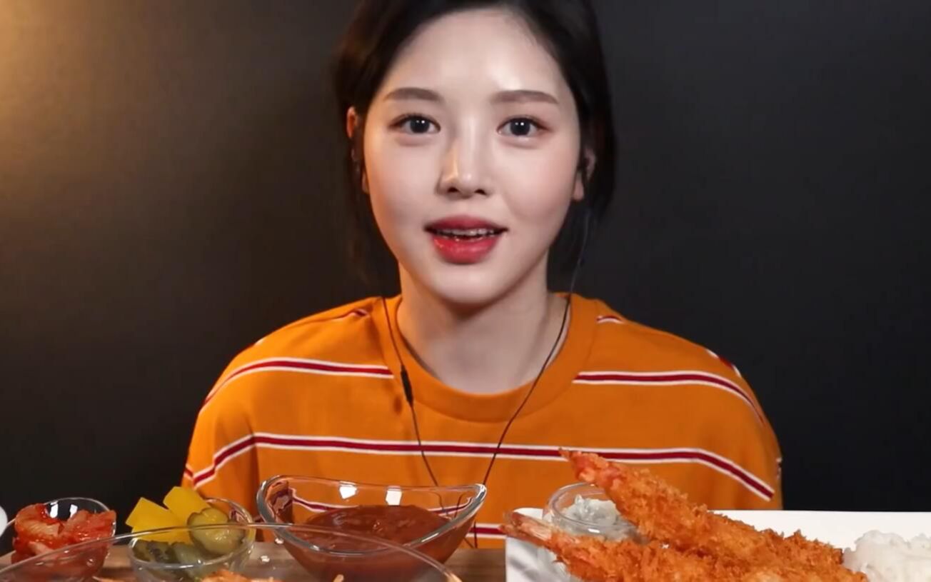 【大口吃播】boki 今天吃外酥里嫩的炸猪排和炸大虾配上筋面冰可乐!