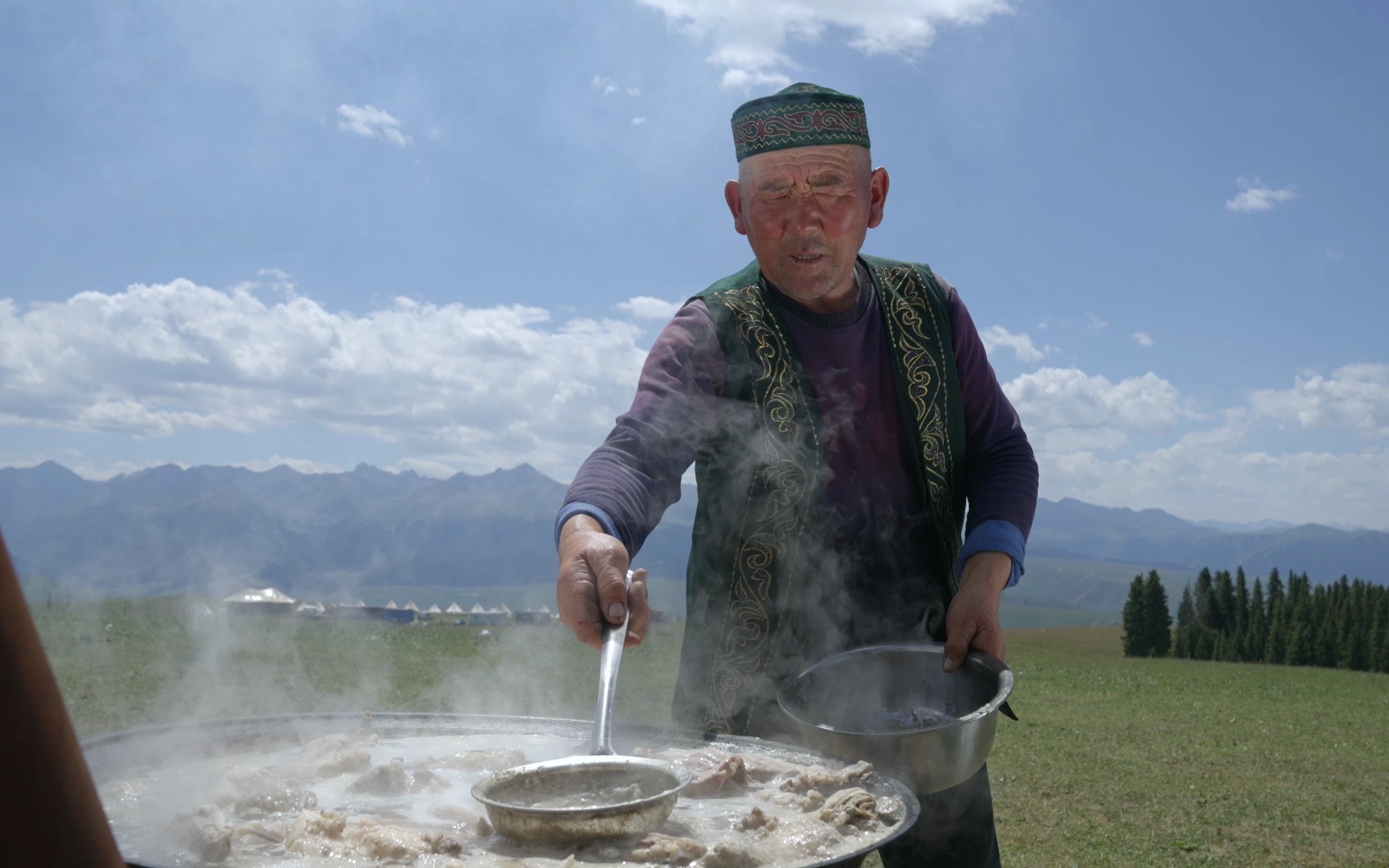 新疆伊犁 哈萨克族传统美食羊肉那仁