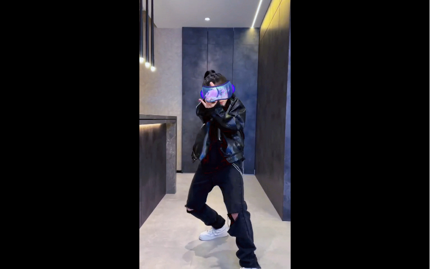 女人入门级街舞,推荐王昀臻这个,真的好帅啊!