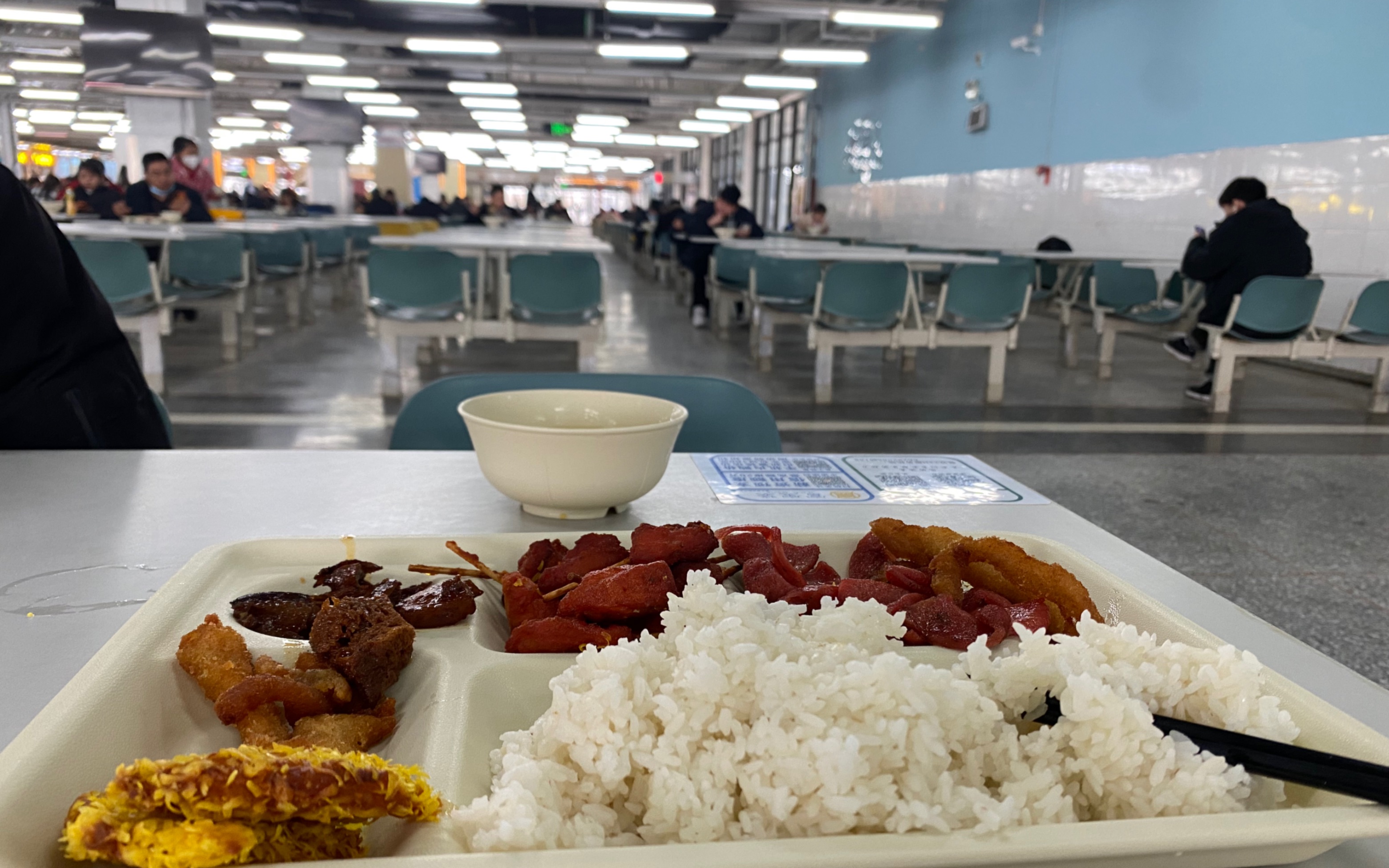 郑州富士康的人越来越少了,曾经繁华的餐厅 现在也变的冷清了