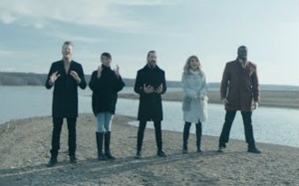 [图]【字幕版】The First Noel – Pentatonix @柚子木字幕组