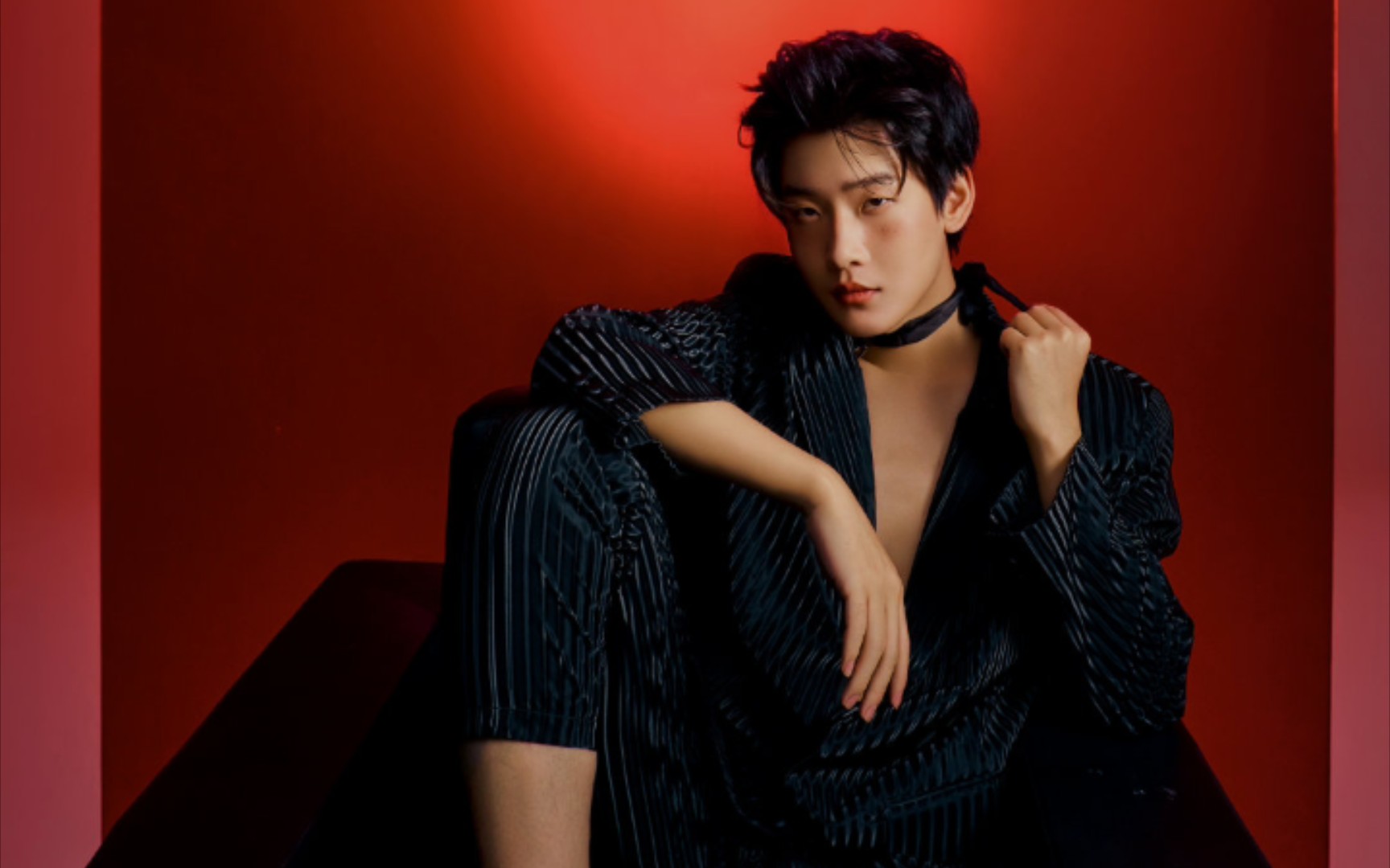 【花少北丶】真空西服 项圈深v 这谁能拒绝啊!_哔哩哔哩_bilibili