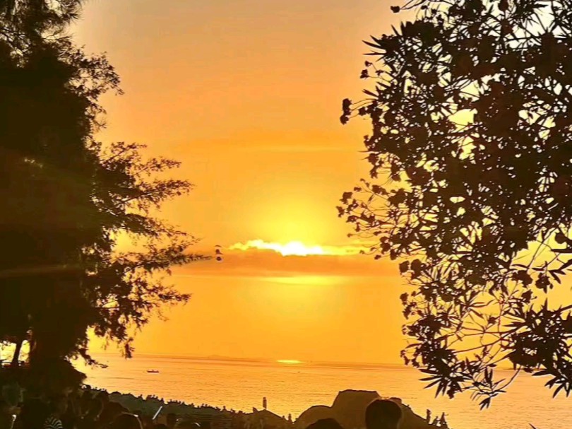 【日出美景】骑车人的悠闲时光!