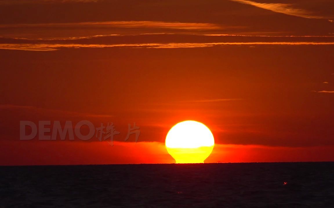 [图]视频素材 ▏ k593 4k画质壮观海面海洋夕阳西下日落天空天际海平面海浪波涛金色云彩彩霞晚霞海水大自然景色祖国山河歌舞晚会表演视频素材