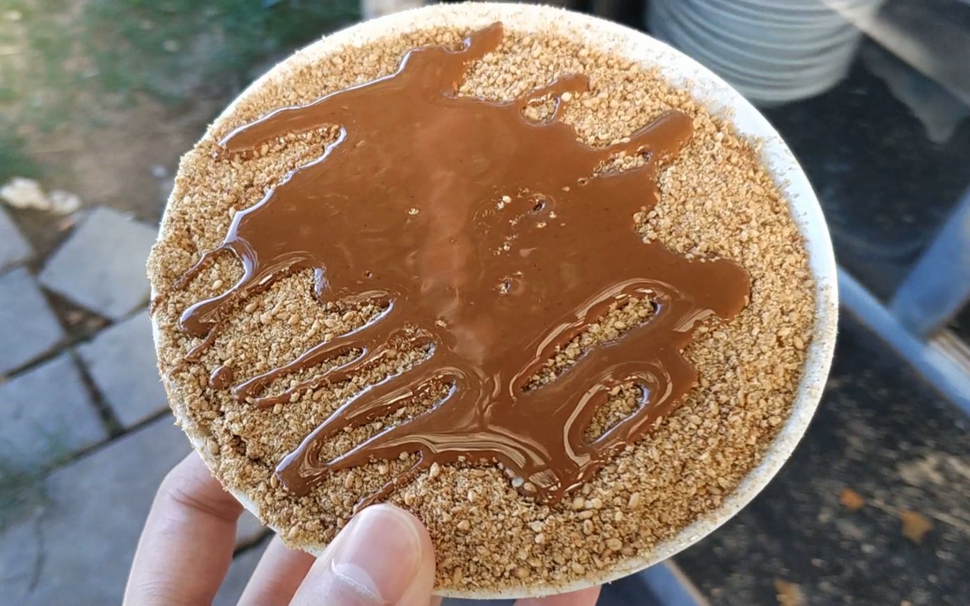 天津地道的传统早点之面茶55元一碗很多人都不知道要怎么吃