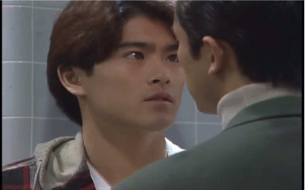 【同窗会1993】痴情小岚在飞机场厕所隔间为爱走钢索