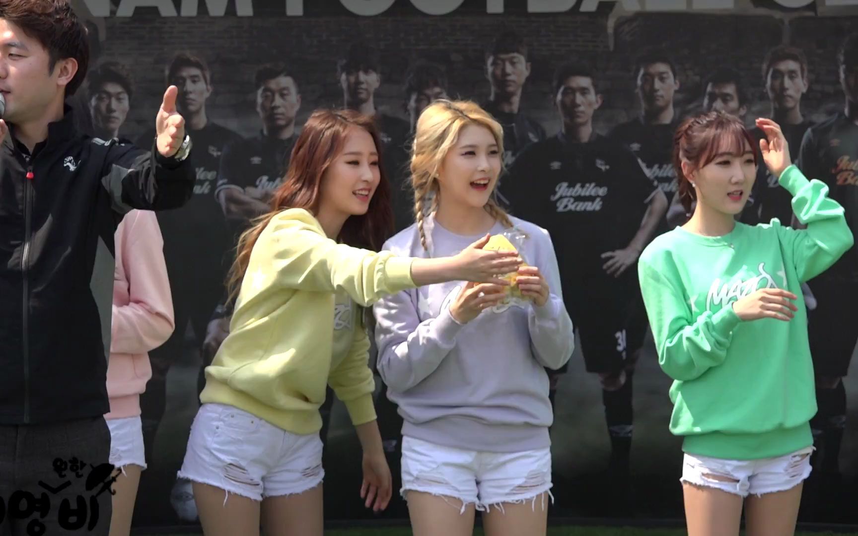 韩国女团演出花絮 | 小姐姐太可爱(一)