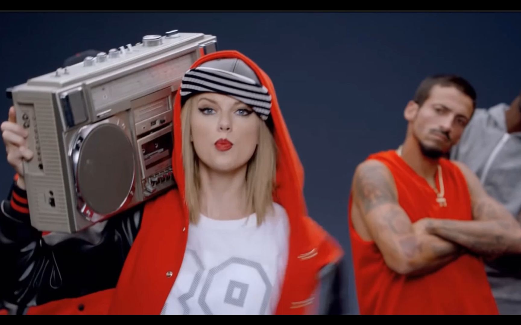 油管播放量超三十亿的mv——《taylor swift - shake it off》