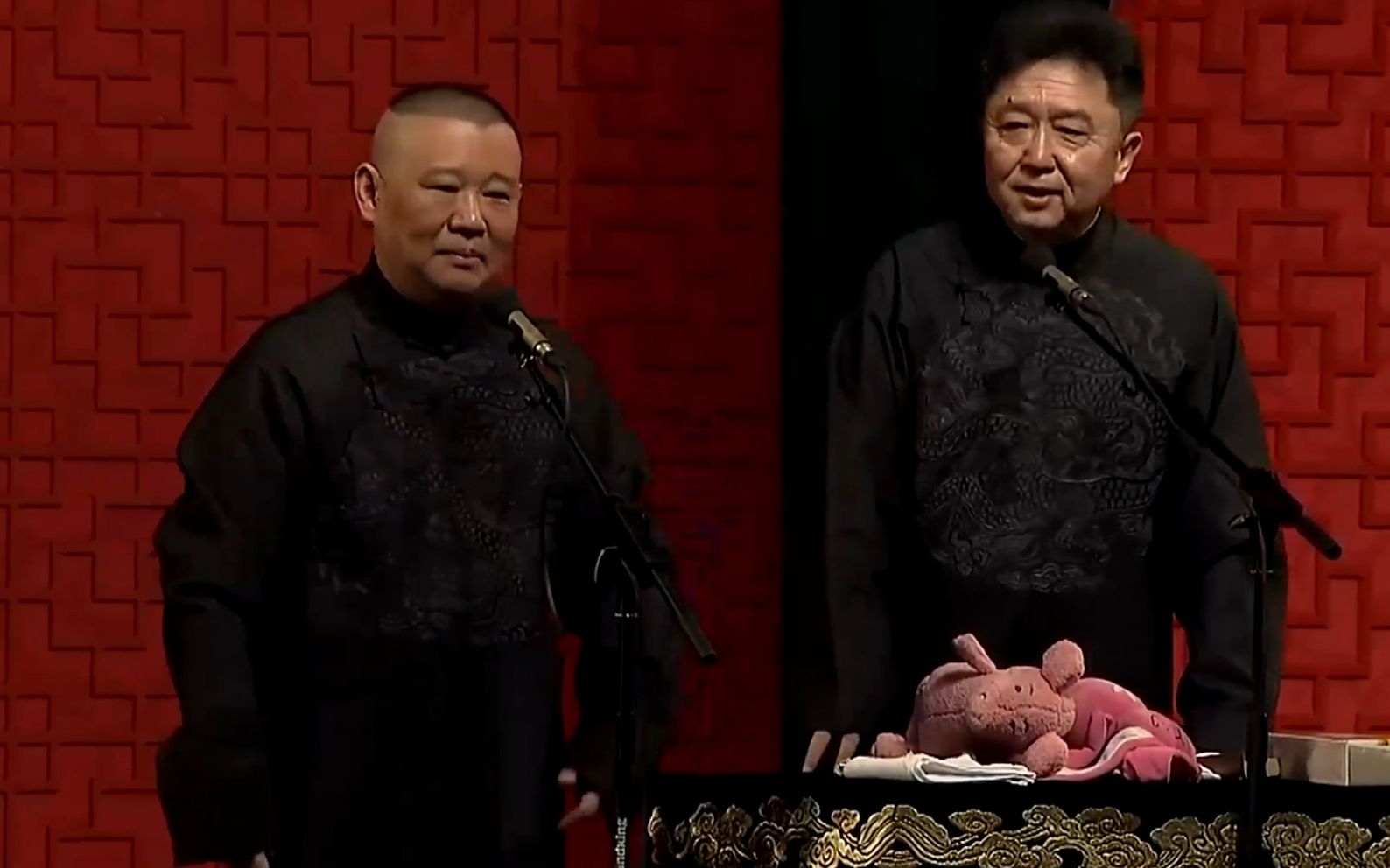 爆笑相声:《按摩店里相亲》郭德纲 于谦