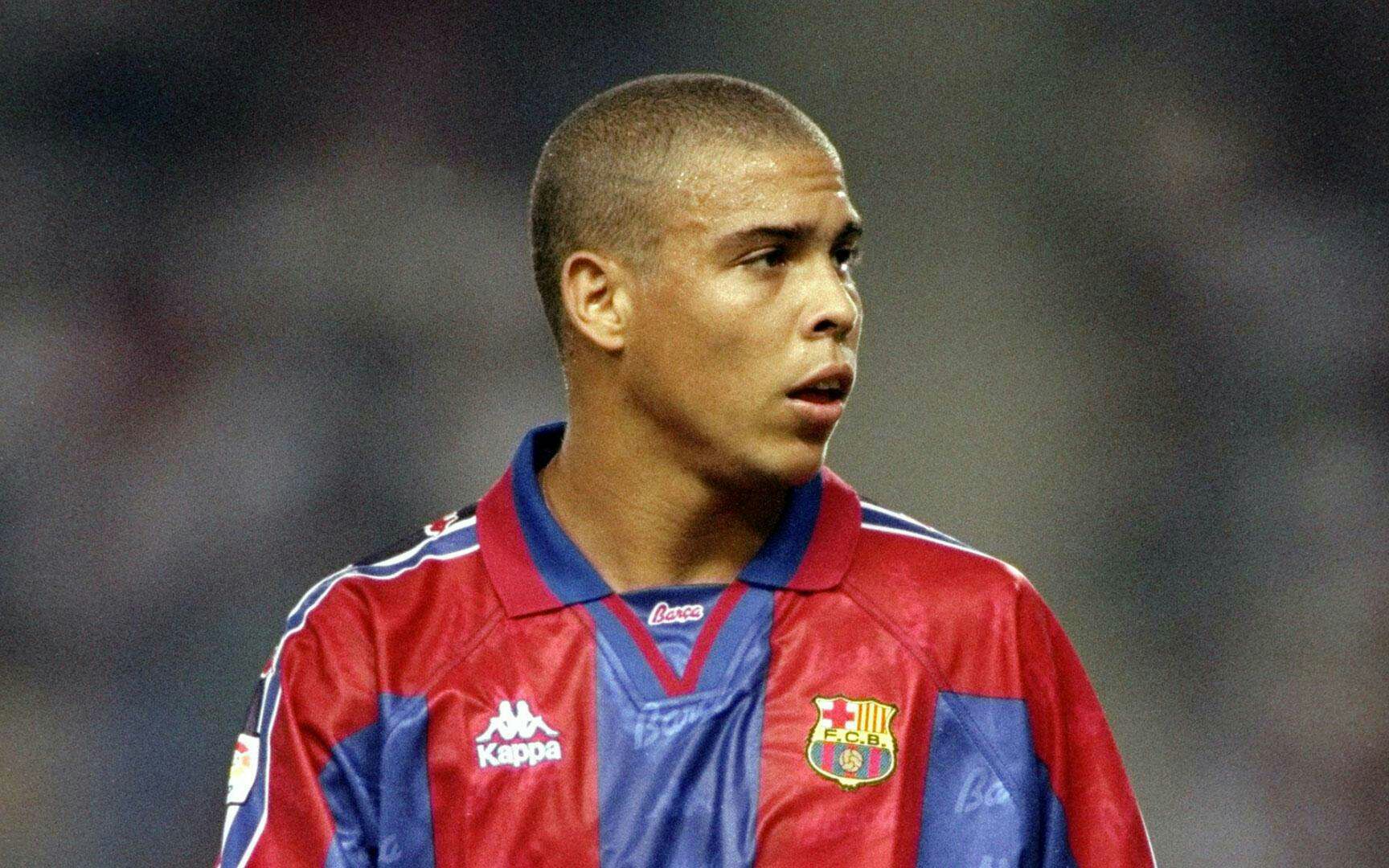 罗纳尔多在巴萨 34球小集锦_哔哩哔哩 (゜-゜)つロ 干杯~-bilibili