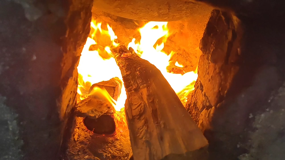 红红火火!小米11pro实拍农村烧土灶,瞬间梦回童年