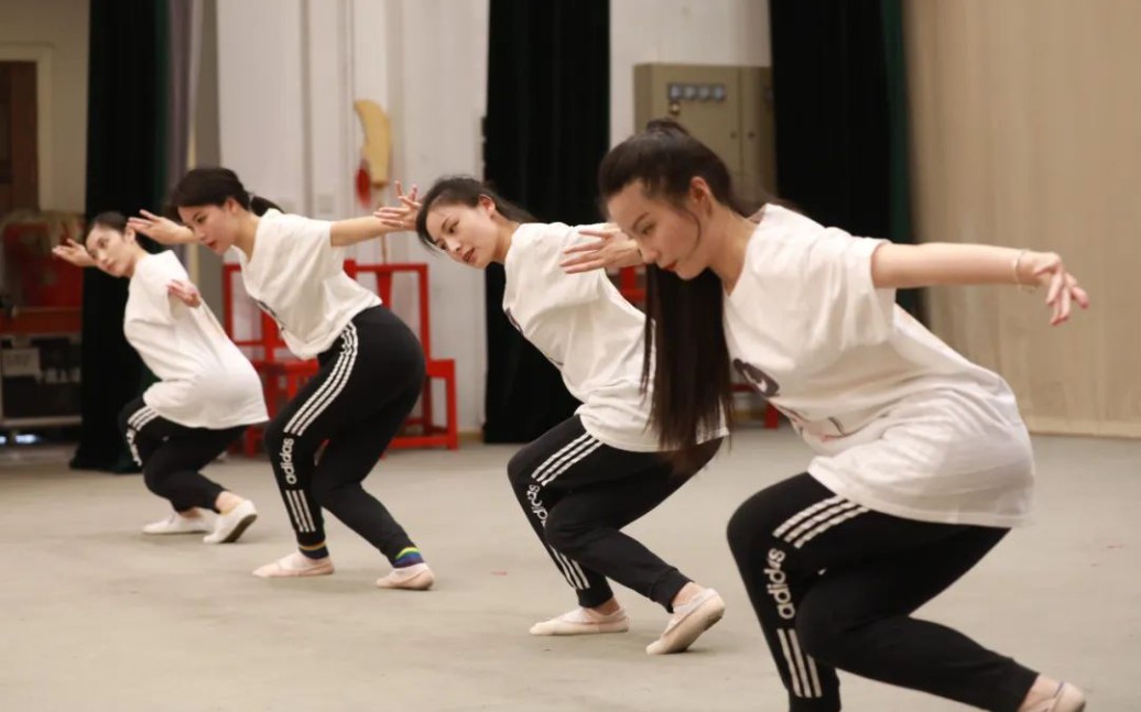 [图]越剧【追鱼·拔鳞】——陈敏娟 陈欣雨 陆志艳 倪佳慧