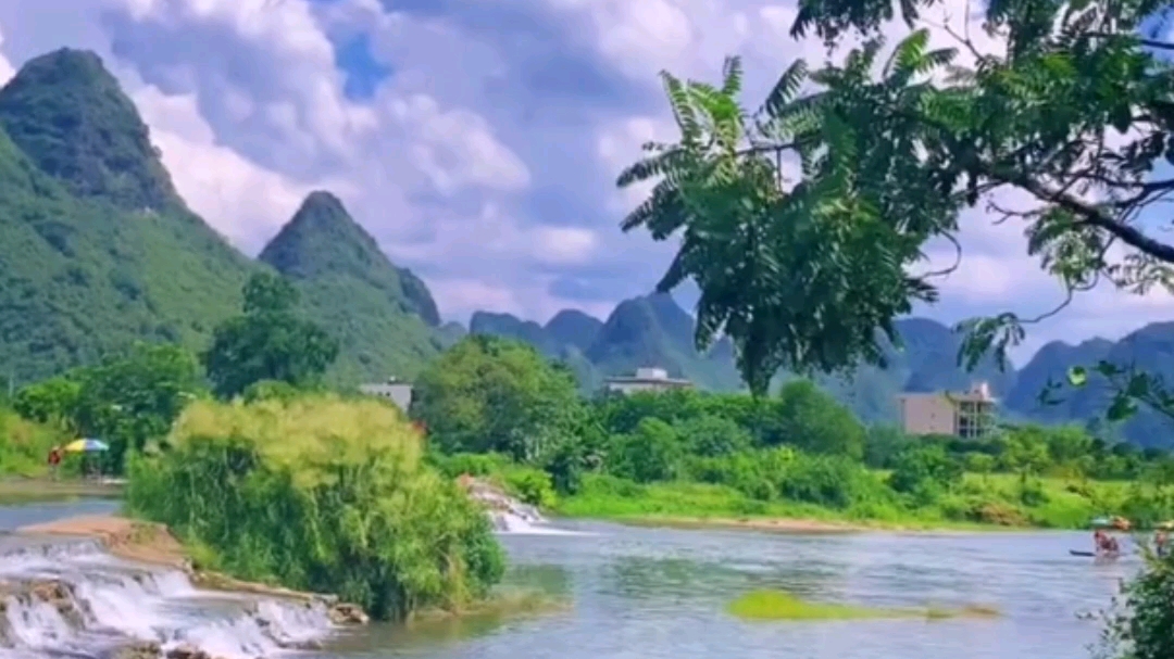 最美大自然山水风景,蓝天白云下潺潺流水,这样的环境你喜欢吗?哔哩哔哩bilibili