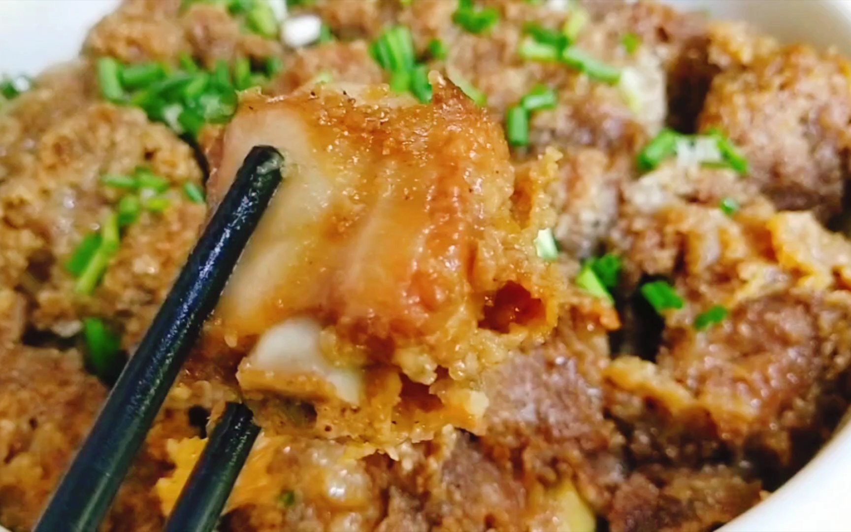 超好吃的粉蒸排骨 做法简单 软糯咸香 排骨酥烂脱骨 口感一级棒