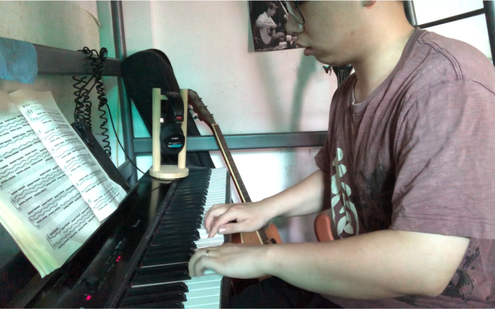 [自学钢琴基本功]三个手指的穿指练习,练琴打发无聊的时刻