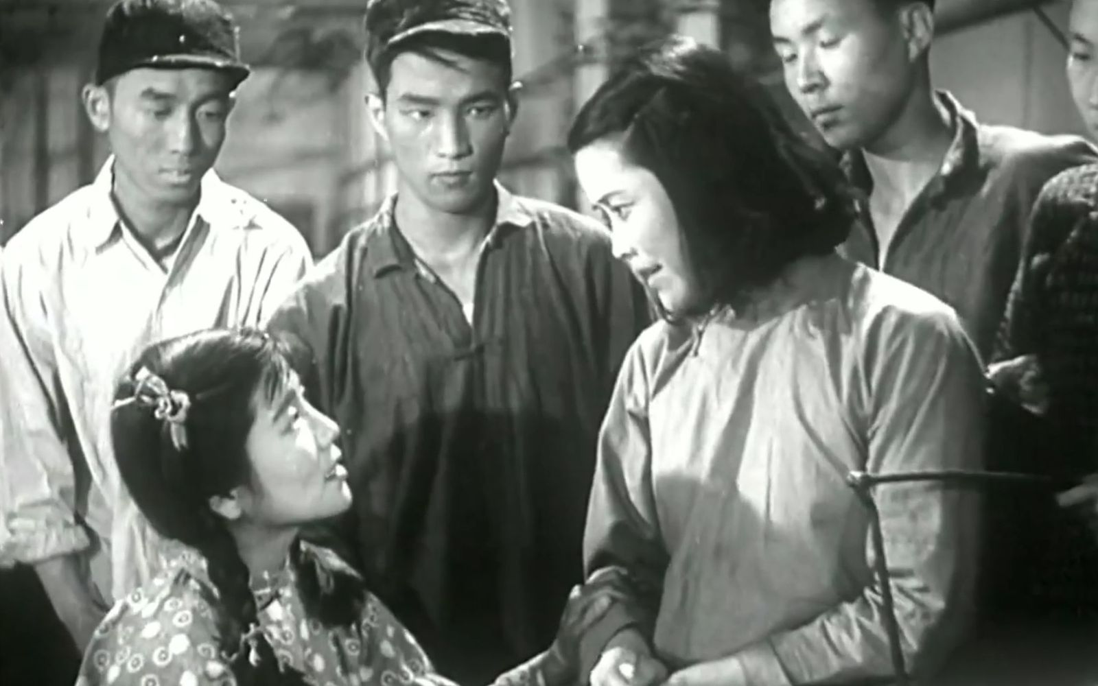 《红旗歌》1950年 导演: 吴祖光 编剧: 吴祖光 主演: 吕恩 / 王利夫 / 岳慎 / 马路 / 章薇哔哩哔哩bilibili