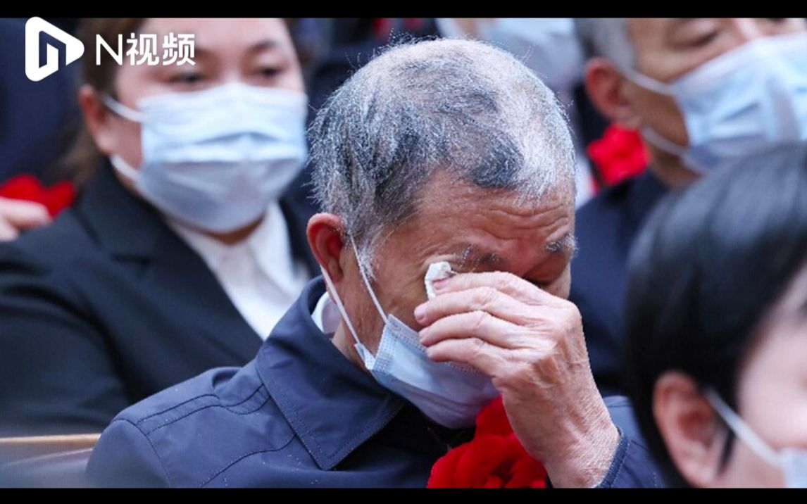 对话听到女儿名字拭泪的黄文秀父亲全身都在震动为她骄傲