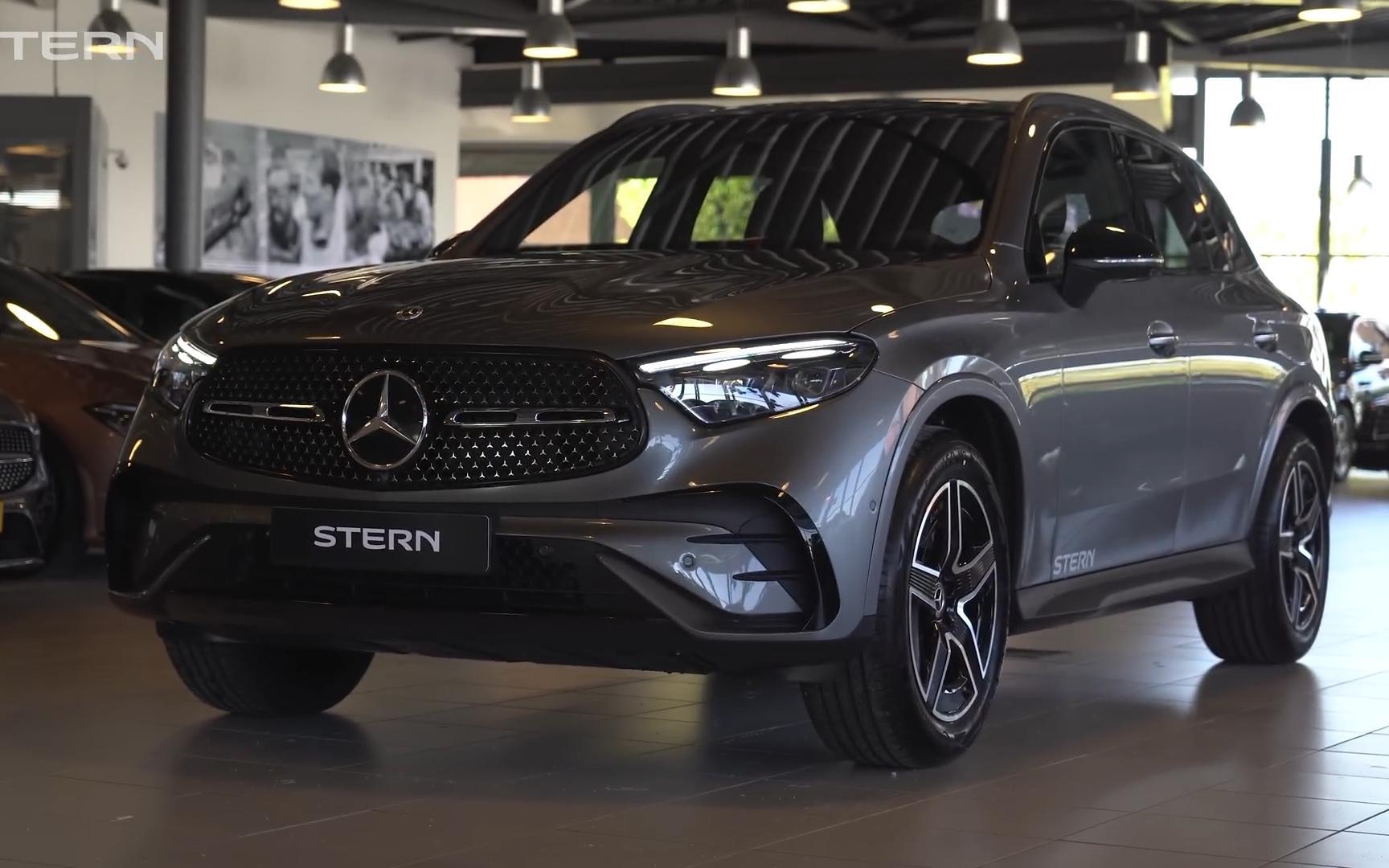 月光灰奔驰2023 GLC AMG Line外观与内饰  更多配色的详细视频,注意,这是海外版,国产会加长加高哔哩哔哩bilibili