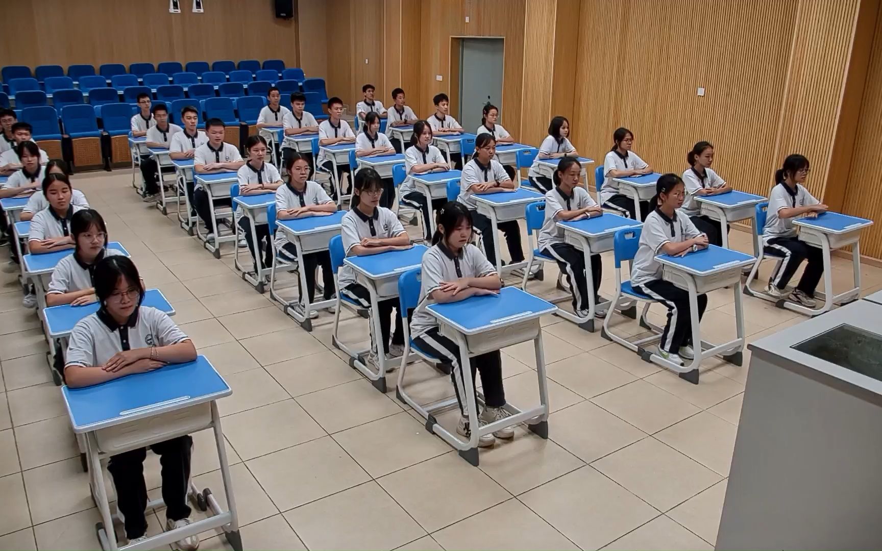东莞市石竹实验学校室内大课间