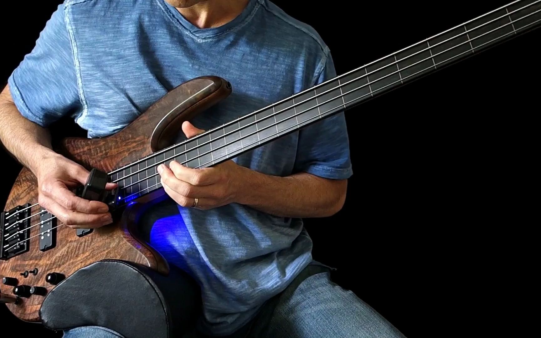 23.ambient fretless bass solo - while they sleep