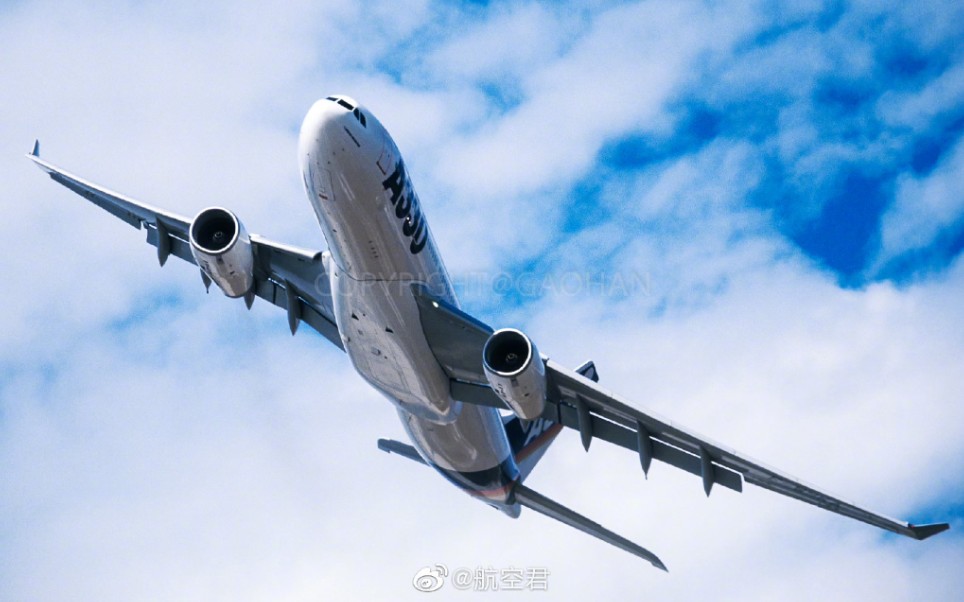 infinite flight 白云航空740包机备降