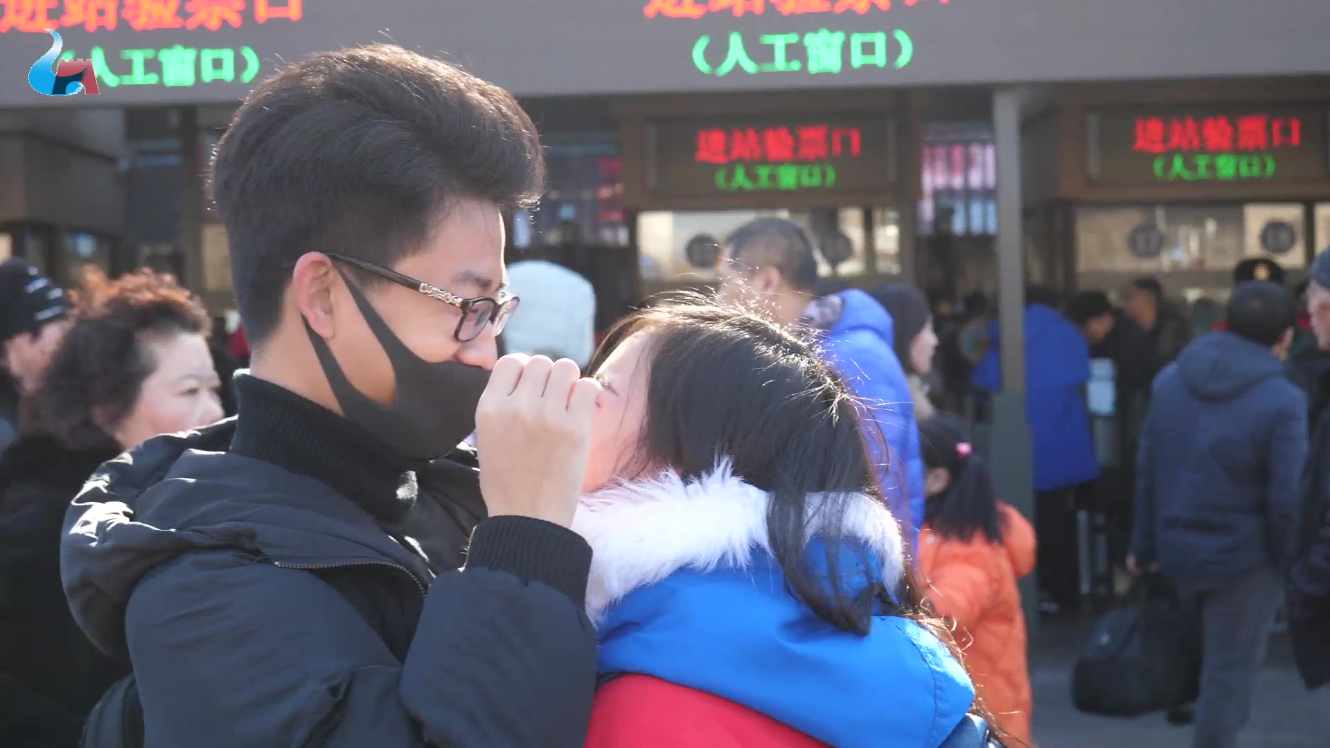 [图]刀郎演唱情歌《喀什葛尔胡杨》，不管在乡村还是都市，也要找到你