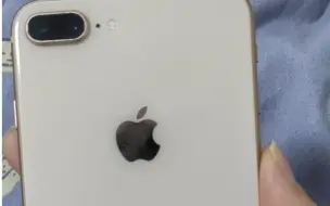 Скачать видео: iPhone8puls，最好的LCD屏幕，屏幕看着真的好舒服，目前用来当主力机，因为我不玩游戏，所以日常用没问题