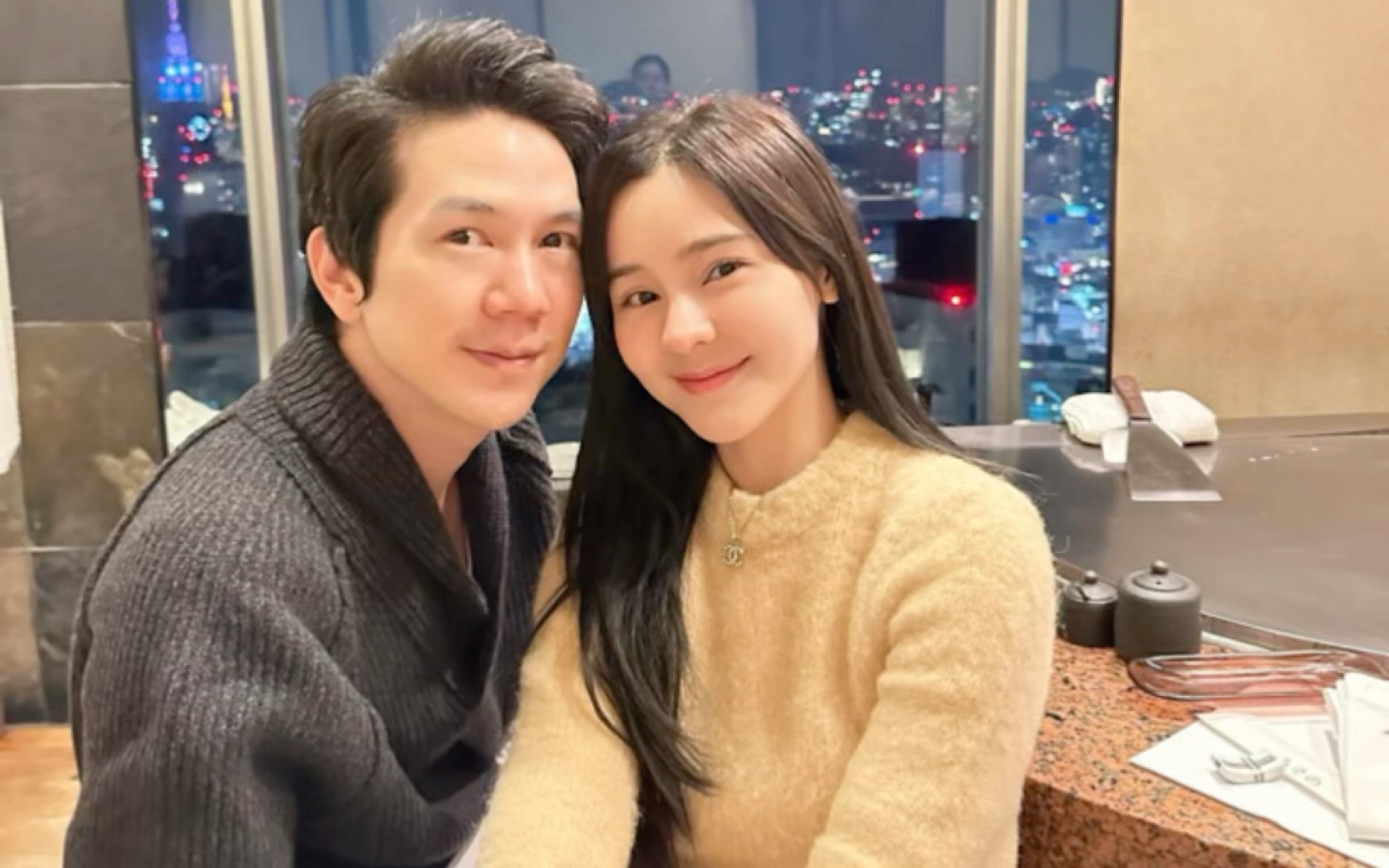 李海娜和富豪男友amp飞往小日子跨新年