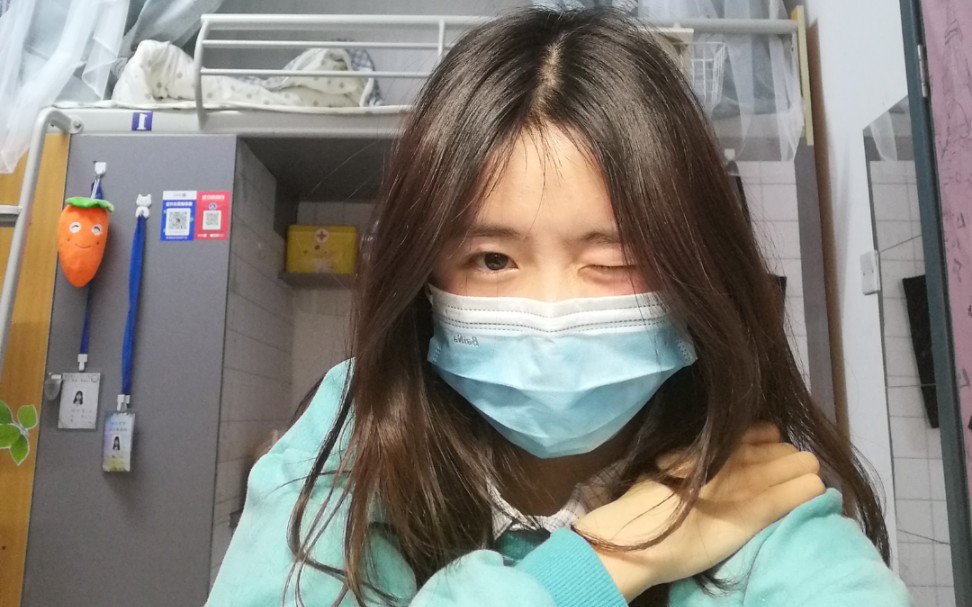 活动作品女大学生宿舍无聊自拍jpg