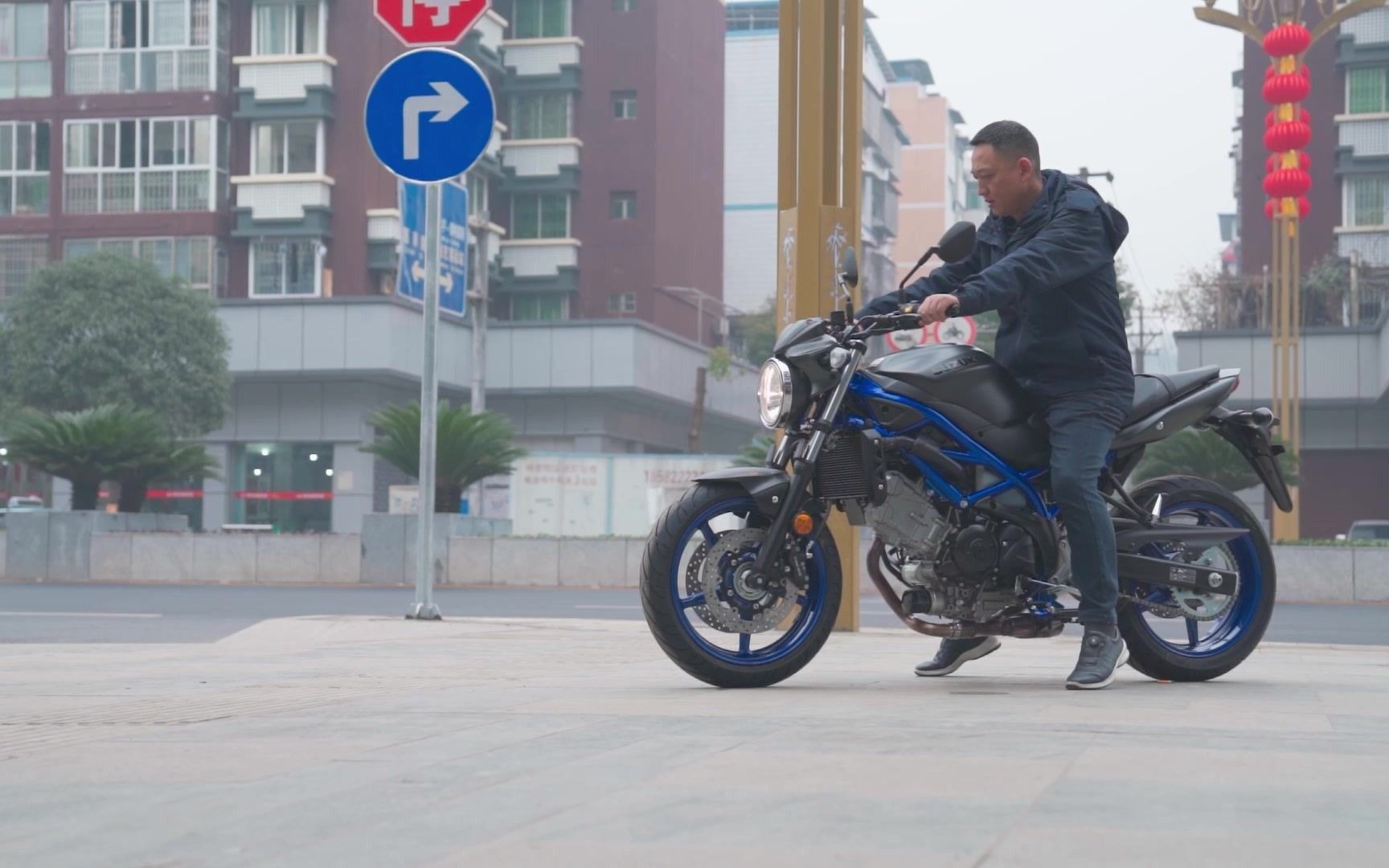 2021年全网首台新款铃木sv650开箱提车视频