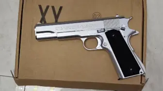 Descargar video: 雄鹰xy19111安全合法玩具模型测评