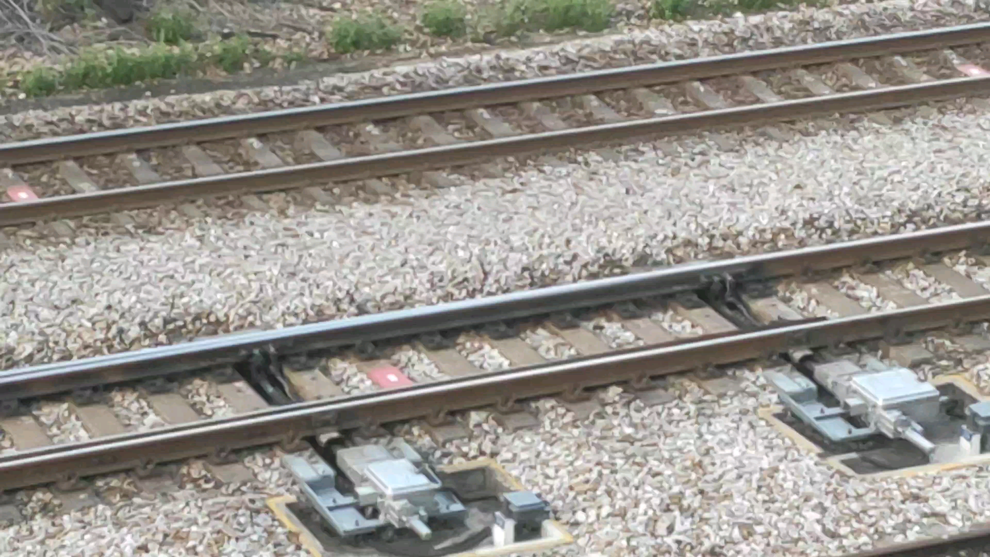 实拍铁路转辙机变轨