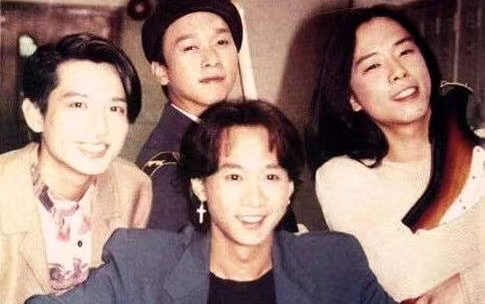 1993年BEYOND《海阔天空》《情人》《爸爸妈妈》《狂人山庄》《和平与爱》《我是愤怒》《完全的爱吧》《走不开的快乐》《妄想》《全是爱》|黄家驹...