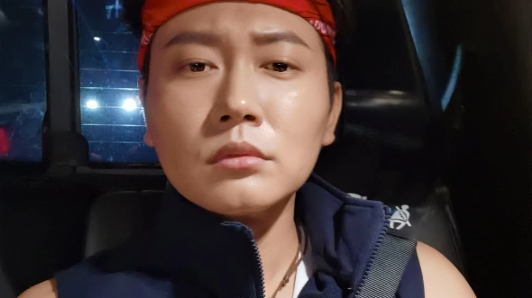 【孟鹤堂】四百万粉丝福利(孟哥死亡自拍,粉丝滤镜不够强大请慎入)