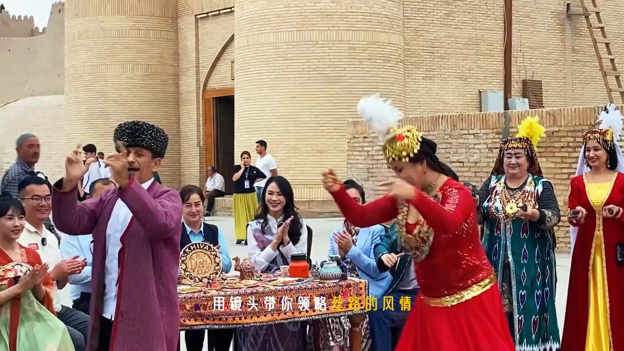 这个夏天,沿着丝路万里行!跨国融媒大直播带你沉浸式体验丝路风情!#2024丝绸之路万里行来了 #2024丝绸之路万里行开启新征程哔哩哔哩bilibili