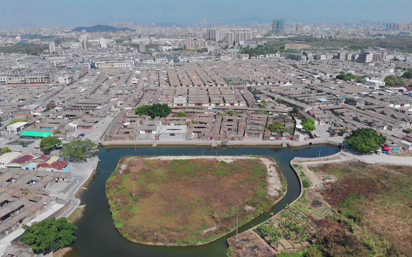 航拍广东揭阳市仙桥古溪永东村玉寨民居建筑群