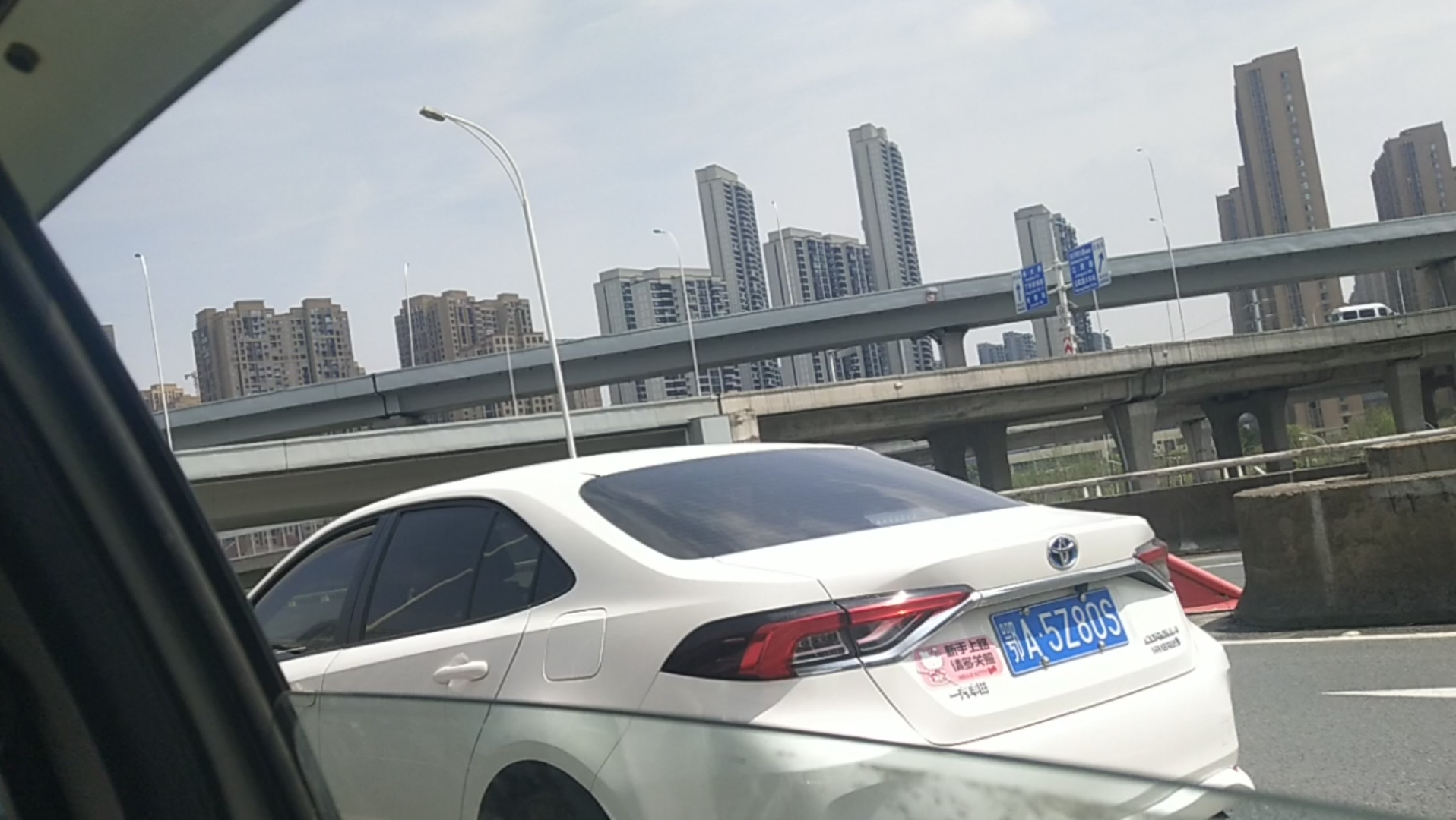 坐在車裡看看窗外,竟也成了一種愜意