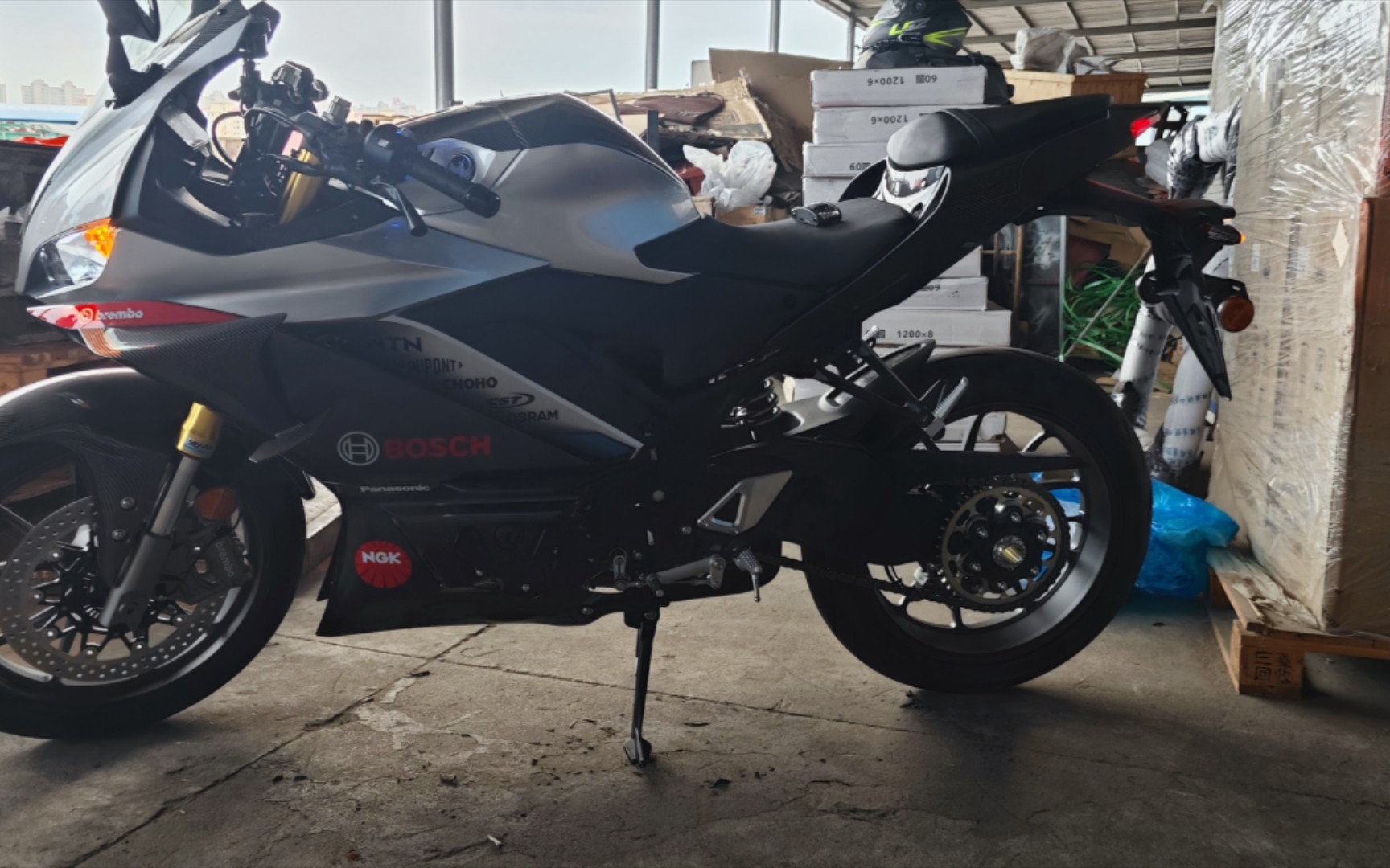 飞鹰r35边撑问题和一些小细节,边撑低部后期磨一磨,根部车架处也要往