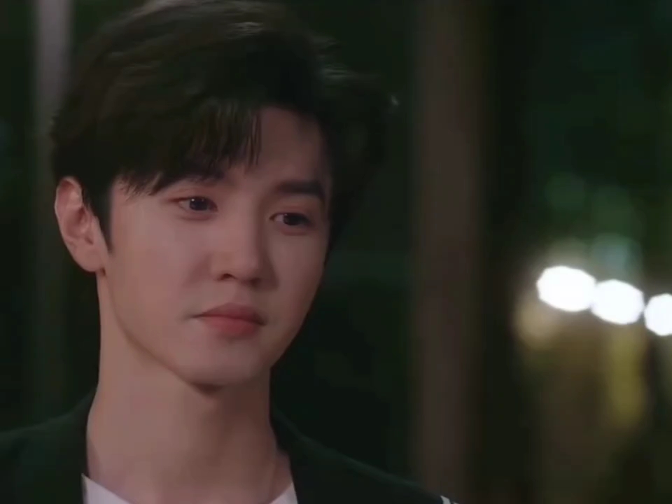 桑延得知妹妹恋爱对象竟是自己的好兄弟,情绪崩溃,怒打段嘉许